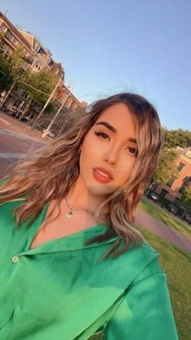 Isabella — 3 / 9