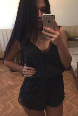 ALESSA PARADISE — 3 / 6