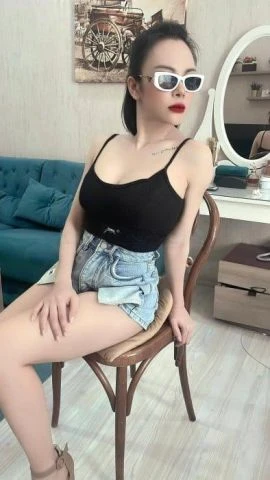 Nhung Rose — 7 / 9