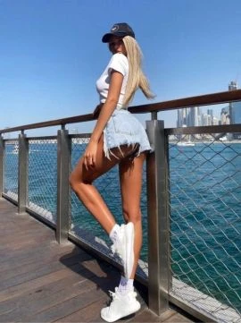 Polina — 2 / 4