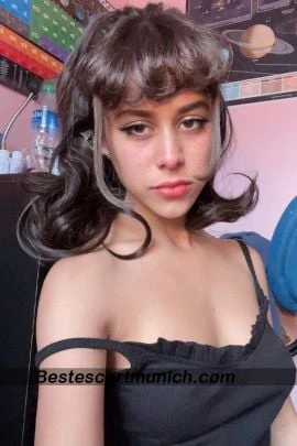 Bella, Escort, Munich