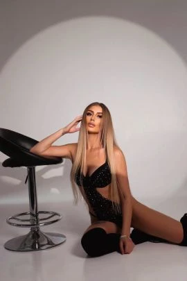 Ekaterina — 2 / 4