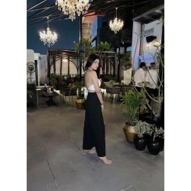 Nisha — 2 / 8
