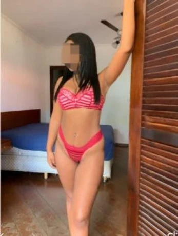 Laura Castelli — 2 / 5