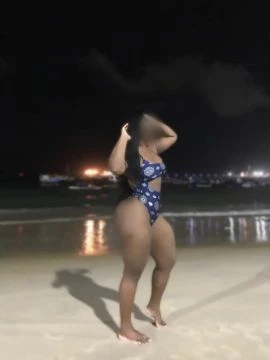 Iza Nunes — 7 / 9