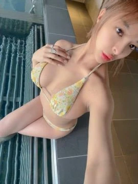 Hana Ko, Escort, London