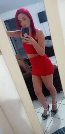 Karina Prado — 4 / 5