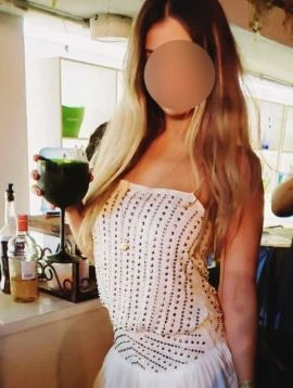 Ana Brasil — 8 / 9