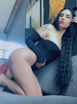 Laura — 6 / 8