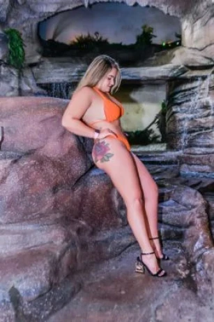 Mariana Mendes — 6 / 9