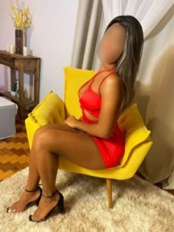 Bruna Menezes — 2 / 5