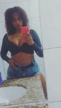 Mirella Santos — 4 / 5