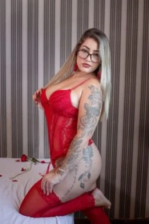 Paola Almanda — 4 / 5