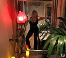 Female Escort — 4 / 7