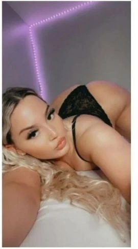 Female Escort — 3 / 4