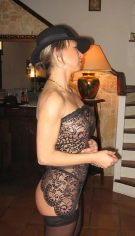 Claudia — 3 / 6
