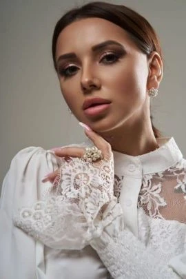 Arina — 6 / 9