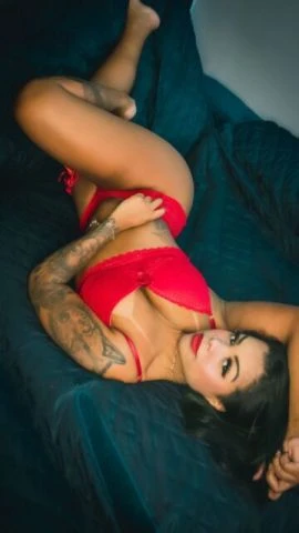 Karolyne Dias — 2 / 9