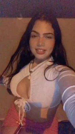 Vitoria Souza — 4 / 6