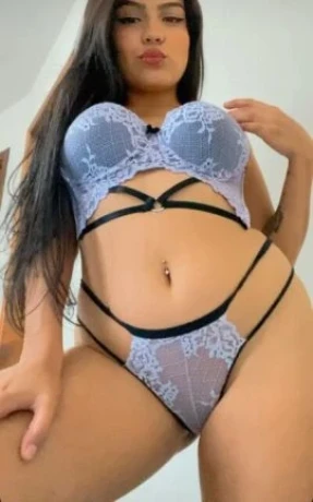 Hellen Santos — 2 / 5