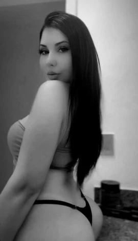 Julia Lee — 3 / 9