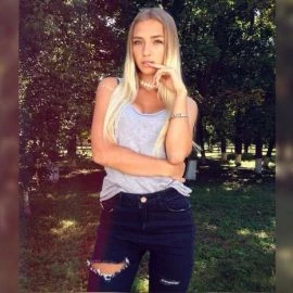 OLIVIANA — 3 / 9