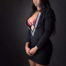 Nefertiti Jones — 2 / 6