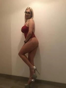Evelin — 2 / 9