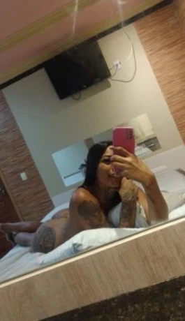 Bella Aguiar — 1 / 5