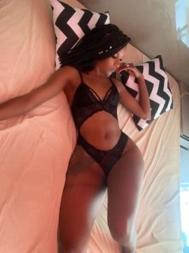 Sofia Almeida, Escort, Poções