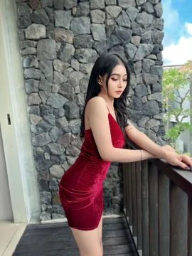Laura — 6 / 7