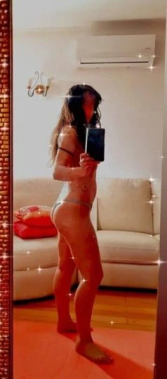 Alessia De Conti, Escort, Paris