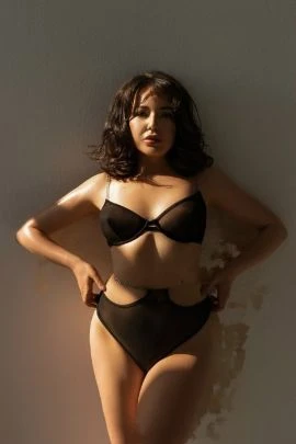 MiaEROmassage, Escort, Paris