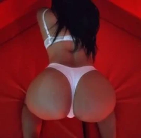 Júlia Santos — 2 / 5