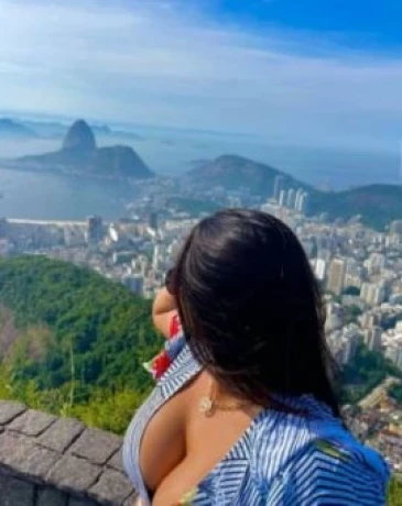 Gabi Monteiro — 4 / 5
