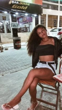 Vivi Aguiar — 4 / 5