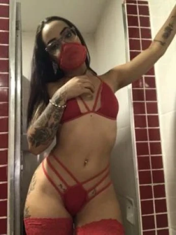 Mel Oliveira — 3 / 8