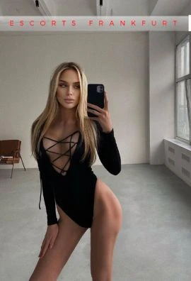 Ella — 2 / 5
