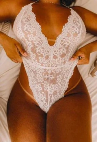 Bruna Oliveira — 7 / 8