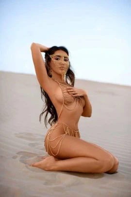Tina — 2 / 5