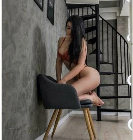 Female Escort — 3 / 5