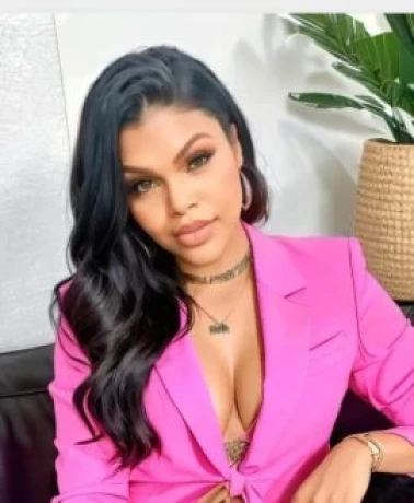 Camila Batista — 5 / 6