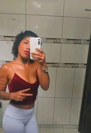 Pamela Mello — 3 / 5