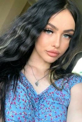 Arina — 2 / 9