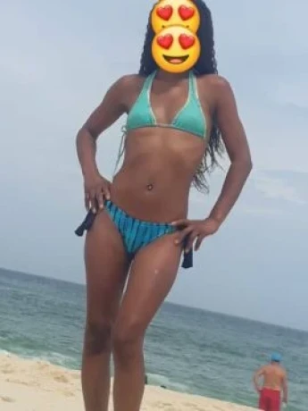 Agatha Ferraz — 5 / 9