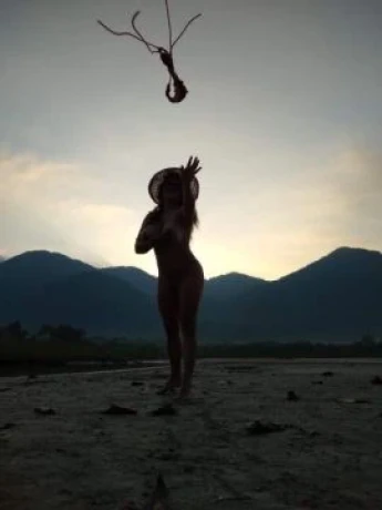 Nina Stella — 8 / 9