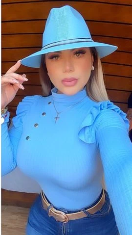 Daniella — 5 / 7