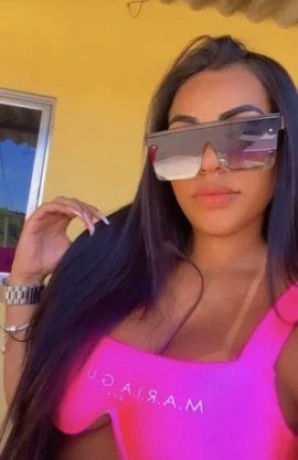 Nicole Moreira — 4 / 5