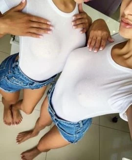 Twins, Escort, Istanbul