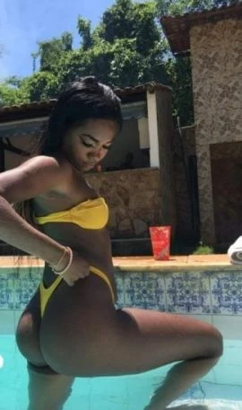 Mikaela Esmeralda — 2 / 4